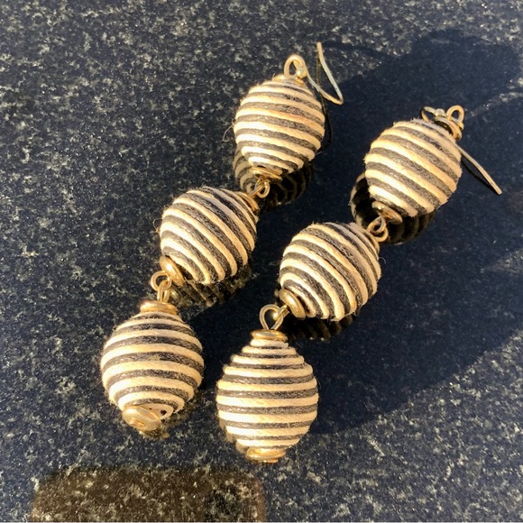 Triple ball earrings Pierced Dangly Striped Black & White - Picture 7 of 7